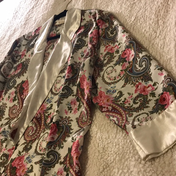 Victoria Secret - Picture 3 of 5